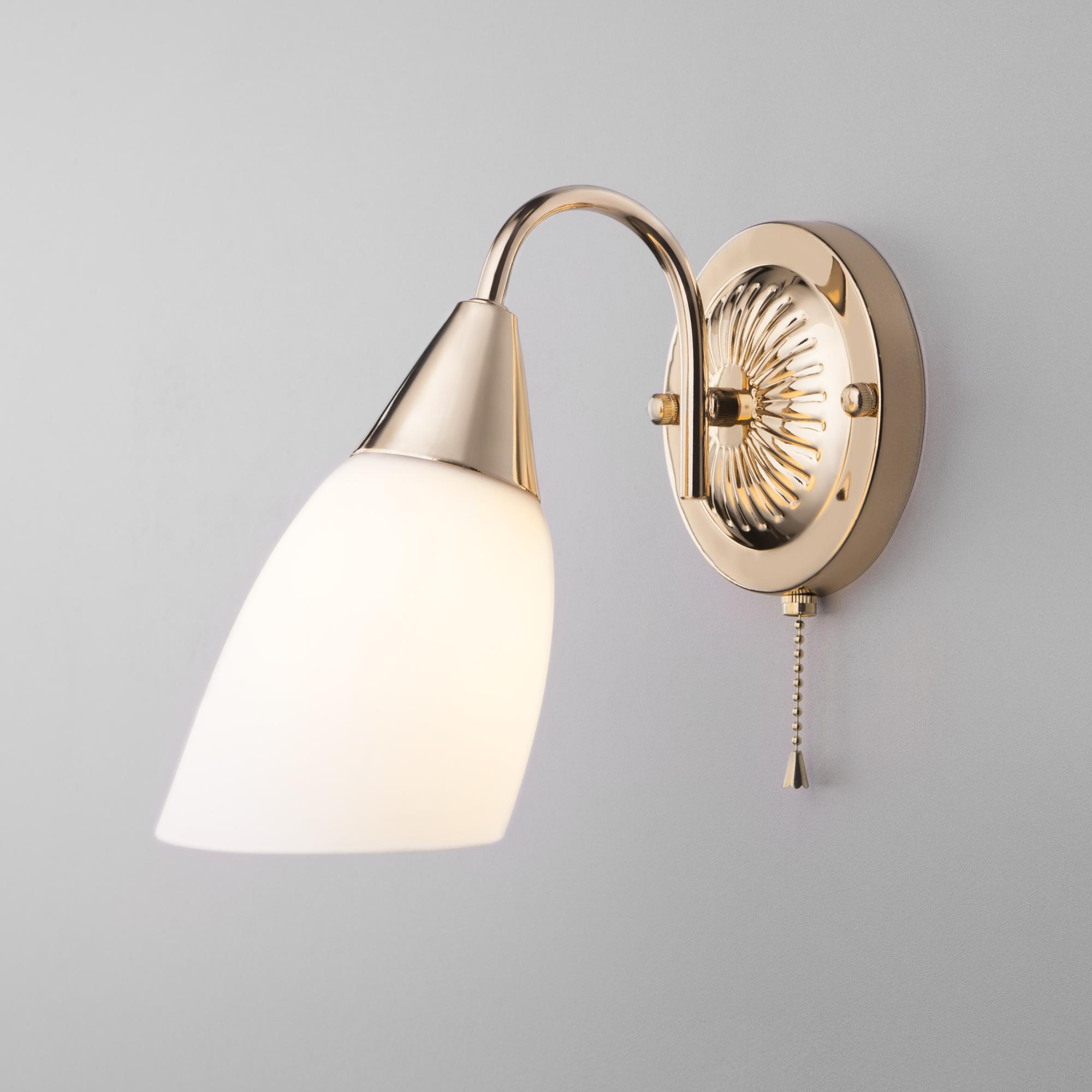 Бра со стеклянным плафоном Eurosvet 30149/1 золото