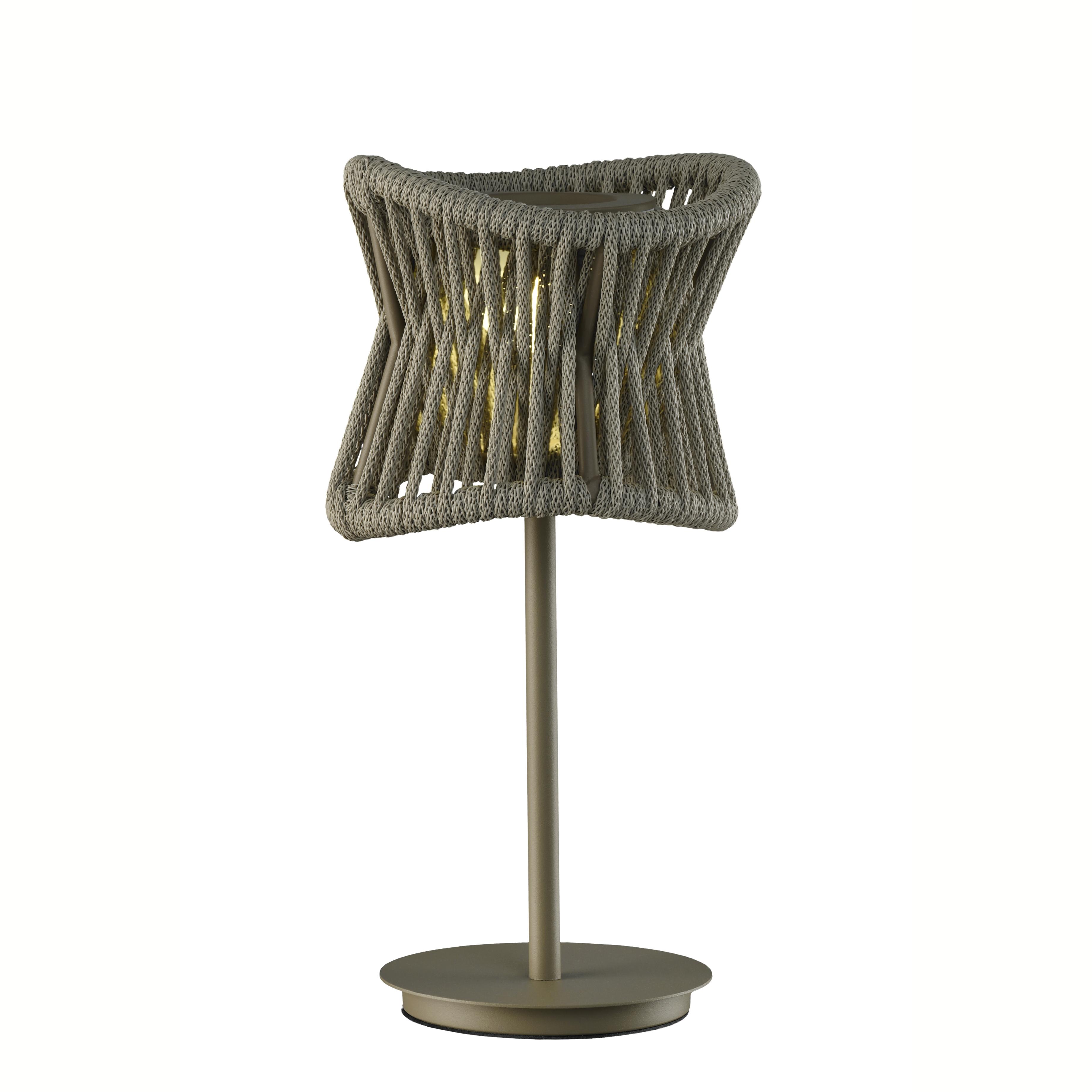 Настольный уличный светильник Mantra Polinesia 7135